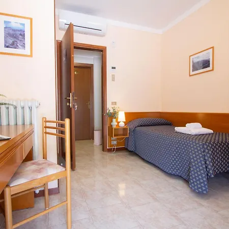 Benacus توري ديل بيناكو