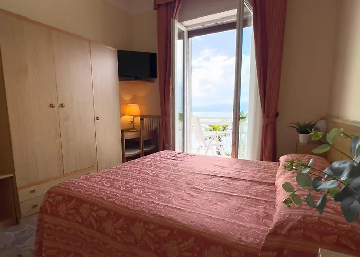 Hotel Benacus Torri Del Benaco