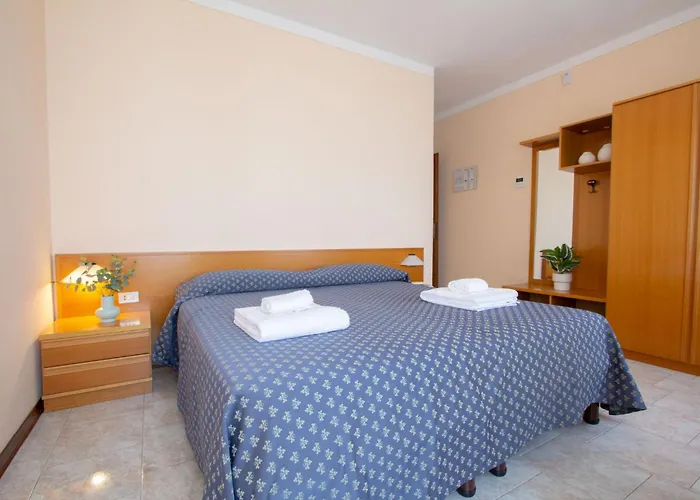 Benacus 3* Torri Del Benaco