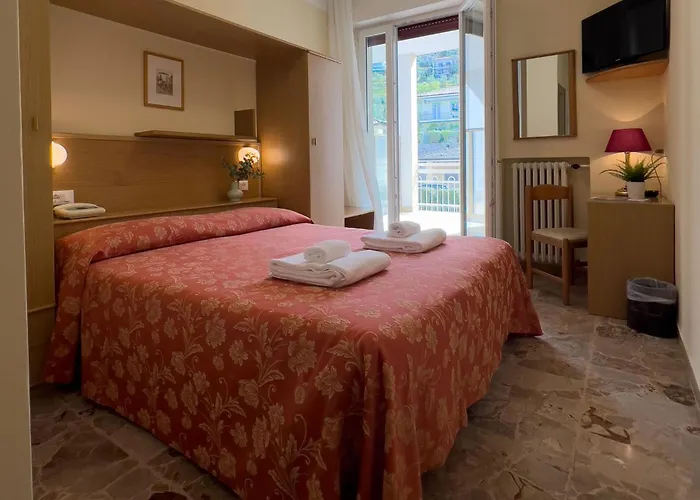 Benacus Hotel 3*