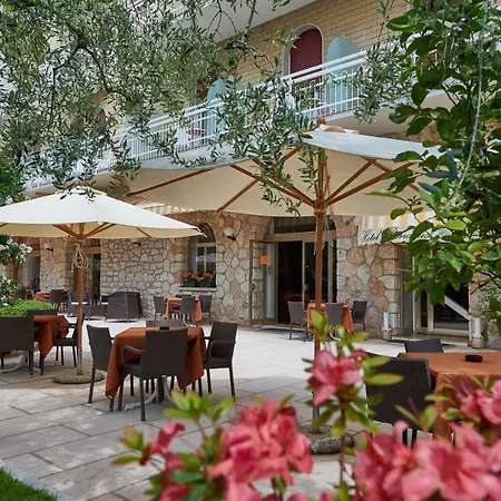 Otel Benacus