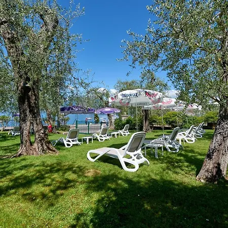 Benacus Hotel 3*