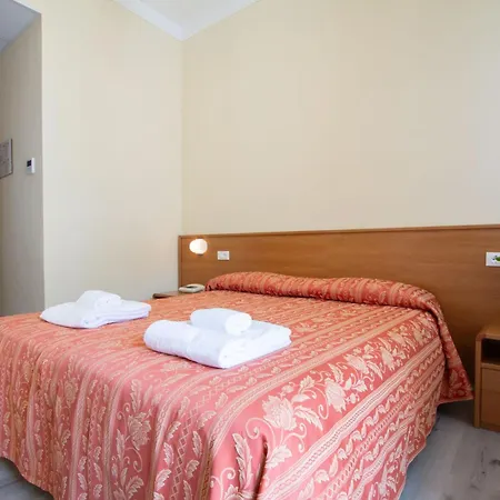 Benacus Hotell 3*