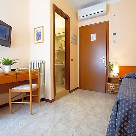 Hotel Benacus 3*