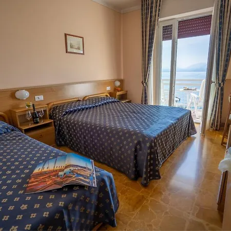 Hotel Benacus Torri Del Benaco