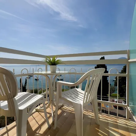 Benacus 3* Torri Del Benaco